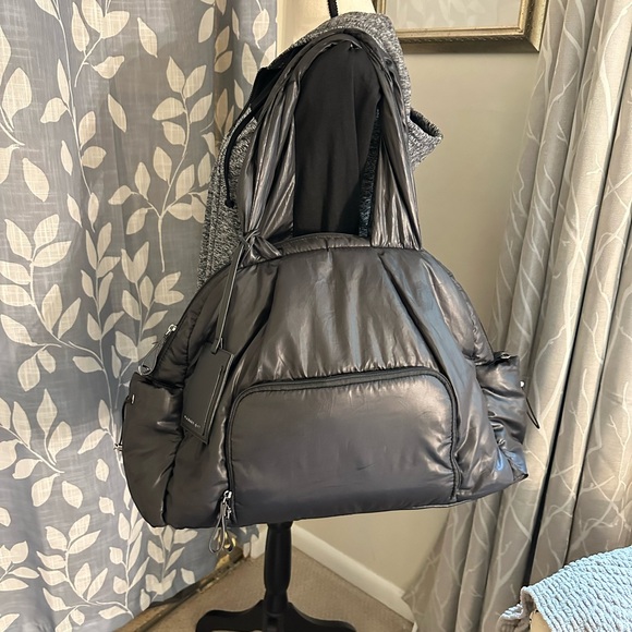 Steve Madden Handbags - Steve Madden Weekender Bag